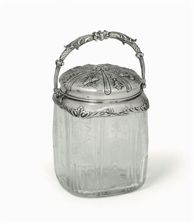 Biscottiera in Argento Fuso, Sbalzato e Cesellato e Vetro Inciso alla Mola. Francia XIX-XX Secolo