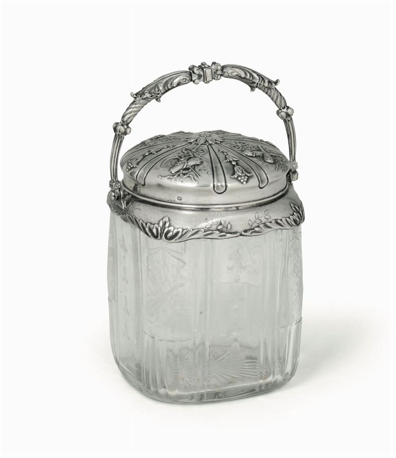 Biscottiera in argento fuso, sbalzato e cesellato e vetro inciso alla mola. Francia XIX-XX secolo  - Asta Argenti da Collezione - Cambi Casa d'Aste