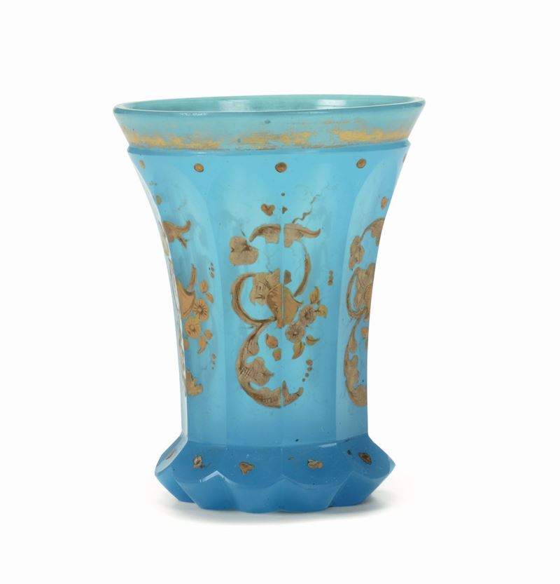 Bicchiere in vetro turchese con decori dorati, Europa centrale Biedermeier XIX secolo  - Asta Antiquariato - Cambi Casa d'Aste