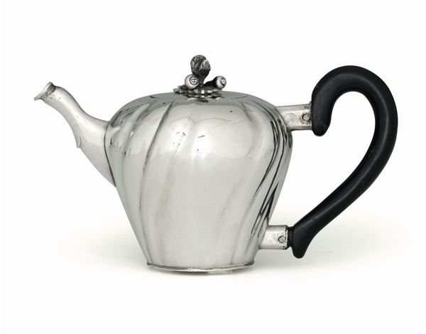 A teapot, J.C. Neuf, Ausburg, 1775-77