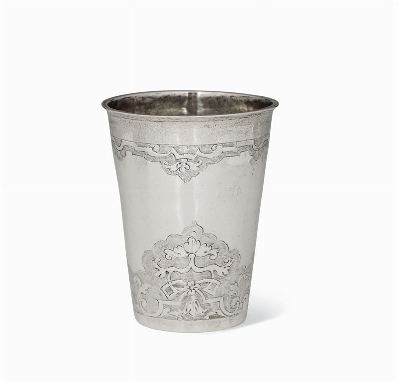 Bicchiere da caccia in argento fuso, sbalzato, cesellato e dorato. Germania Breslau 1727-1737, argentiere HBS (non identificato)  - Asta Argenti da Collezione - Cambi Casa d'Aste
