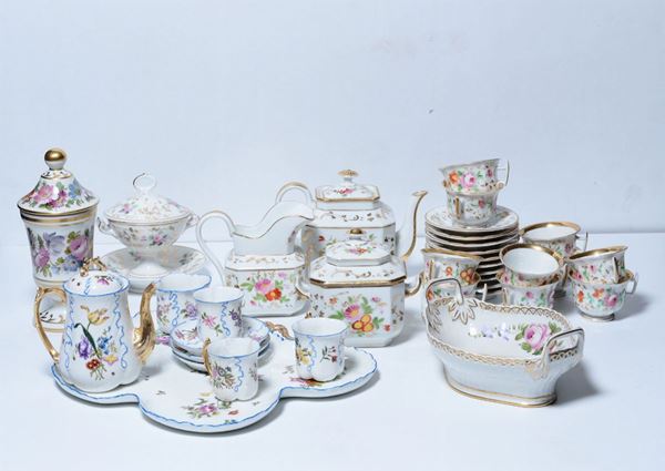 Lotto di servizietti da tè e caffè in porcellana, XIX e XX secolo