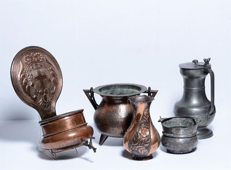 Insieme di oggetti in rame, peltro e altri materiali  - Auction Antiques III - Timed Auction - Cambi Casa d'Aste