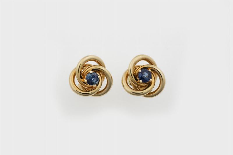 Pair of sapphire and gold earrigs. Signed Tiffany & Co. Fitted case  - Auction Jewels Timed Auction - Cambi Casa d'Aste
