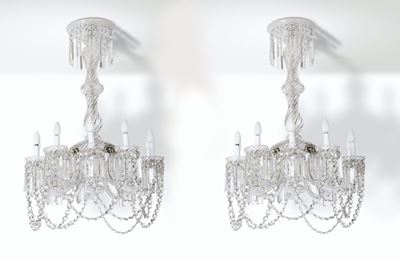 Due Lampade a Sospensione con Struttura in Metallo ed Elementi Diffusori in Vetro.