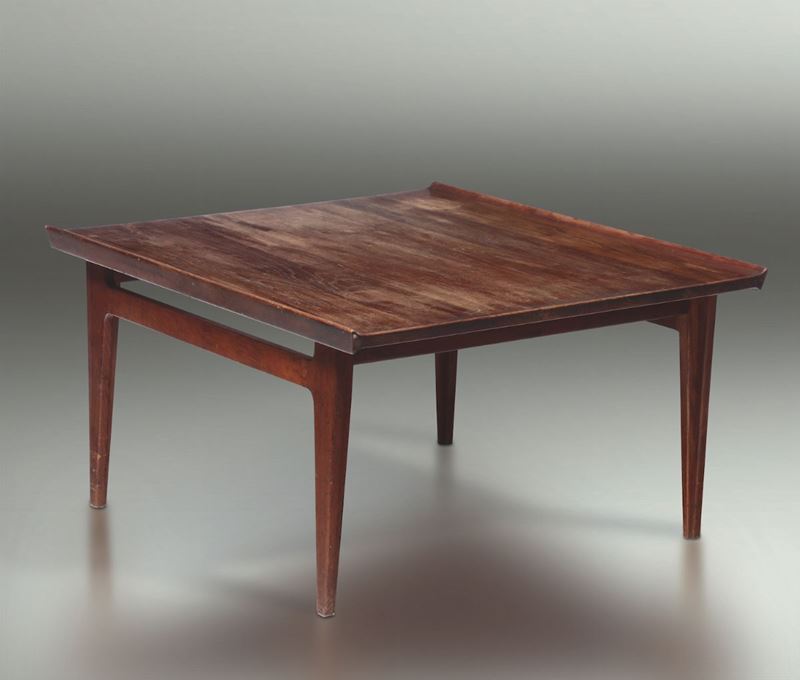 Tavolo basso con struttura in legno.  - Asta Design - Cambi Casa d'Aste