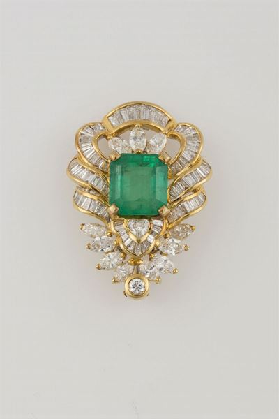 Pendente con Smeraldo Colombia di Ct 4,90 Circa e Diamanti Taglio Tepper, Navette, Brillante e Cu...