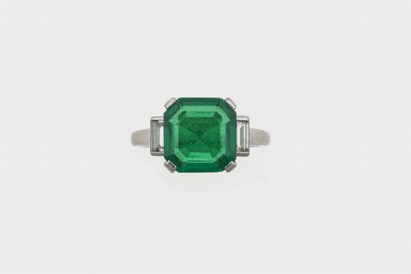 Anello con smeraldo Colombia di ct 4,45  - Asta Fine Jewels - Cambi Casa d'Aste