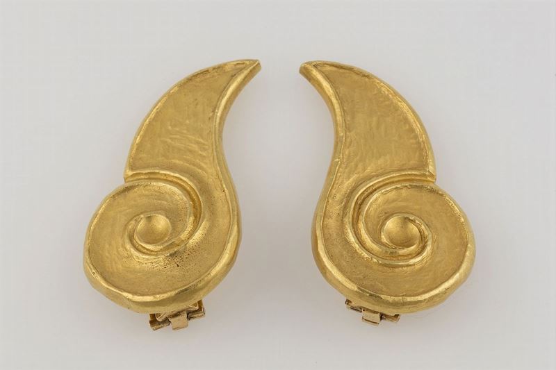 Pair of gold earrings. Signed Lalaounis  - Auction Fine Jewels - Cambi Casa d'Aste