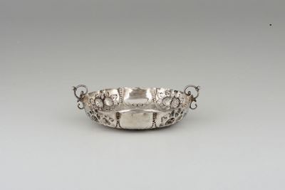 Coppa Potoria in Argento Fuso, Sbalzato e Cesellato. Germania (ausburg?) Prima Metà XIX Secolo