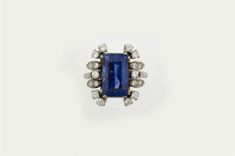 Sri Lankan sapphire and diamond ring. No indication of heating  - Auction Fine Jewels - Cambi Casa d'Aste