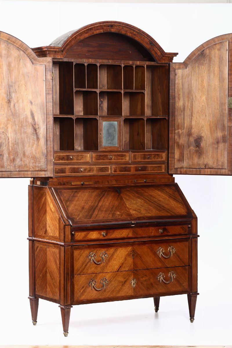 Trumeau Lastronato in Noce e Filettato in Bois De Rose, Genova XVIII Secolo