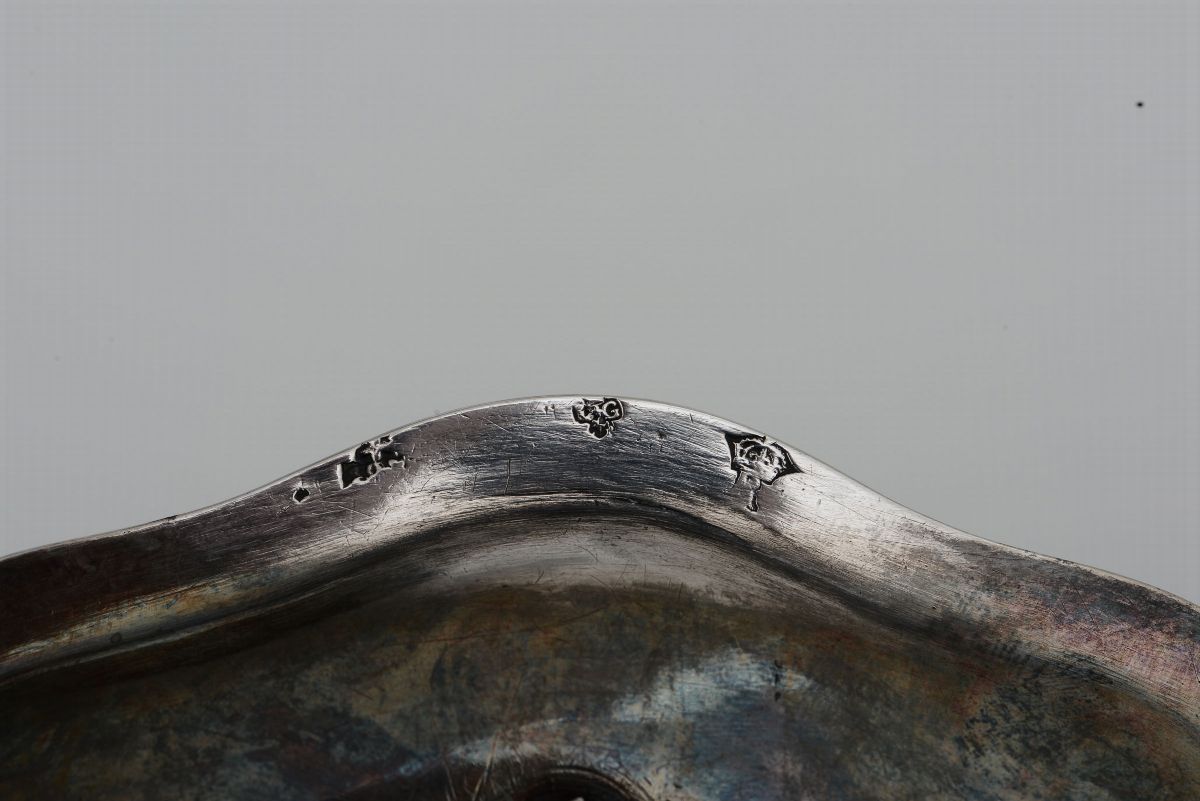 Acetoliera in Argento Fuso, Sbalzato, Traforato e Cesellato. Francia XVIII-XIX Secolo