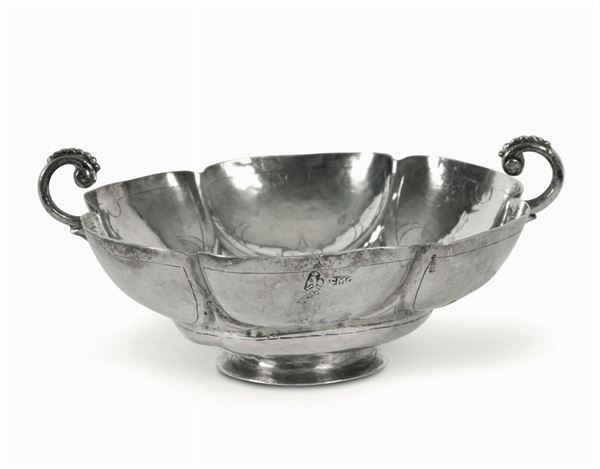 A bowl, Palermo, 17th-18th centiry