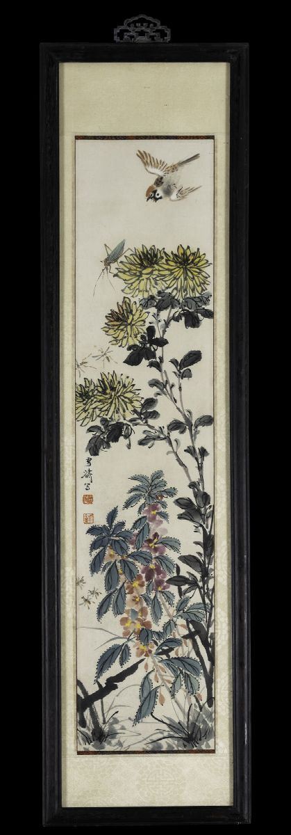 Quattro dipinti su carta raffiguranti scene naturalistiche con volatili, fiori e iscrizioni, Cina, XX secolo