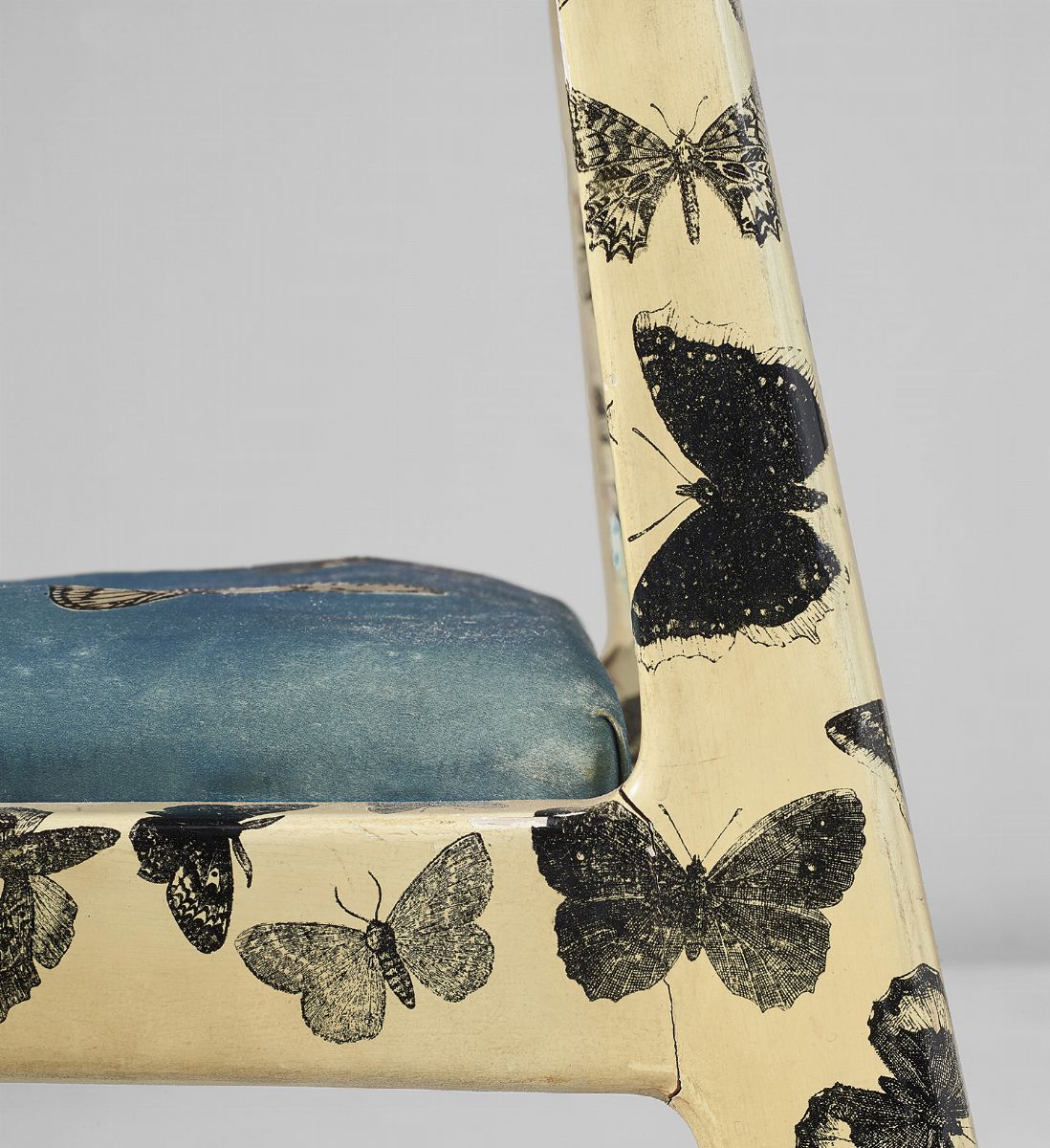 Gio Ponti (1891-1979) e Piero Fornasetti (1913-1988)coppia di Sedie, 1951 Circa