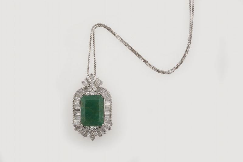 Emerald and diamond cluster necklace  - Auction Jewels Timed Auction - Cambi Casa d'Aste