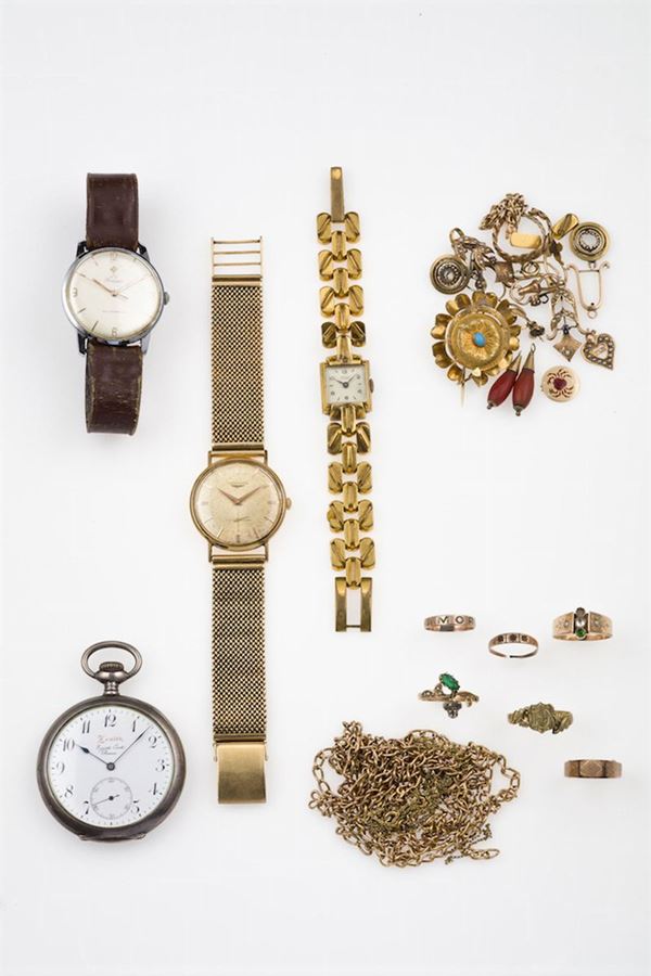 Lotto composto da 3 orologi da polso, un orologio da tasca e gioielli vari in lega metallica
