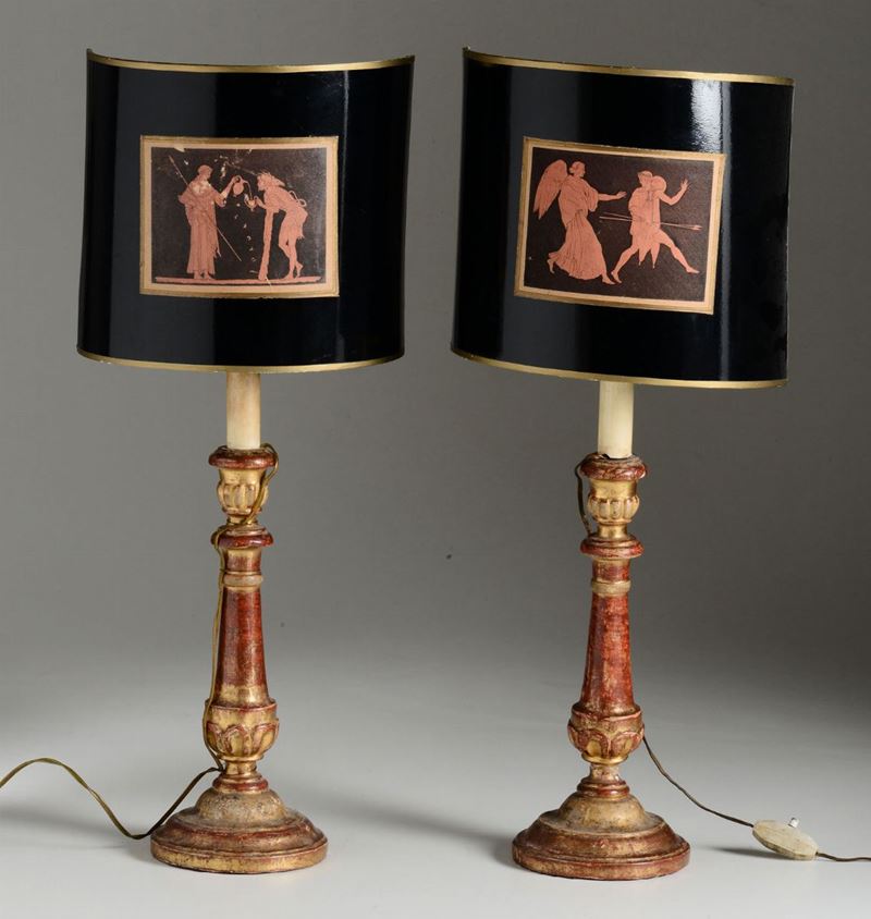 Coppia di candelieri in legno laccati a finto marmo, XIX secolo  - Auction Antiques I - Timed Auction - Cambi Casa d'Aste