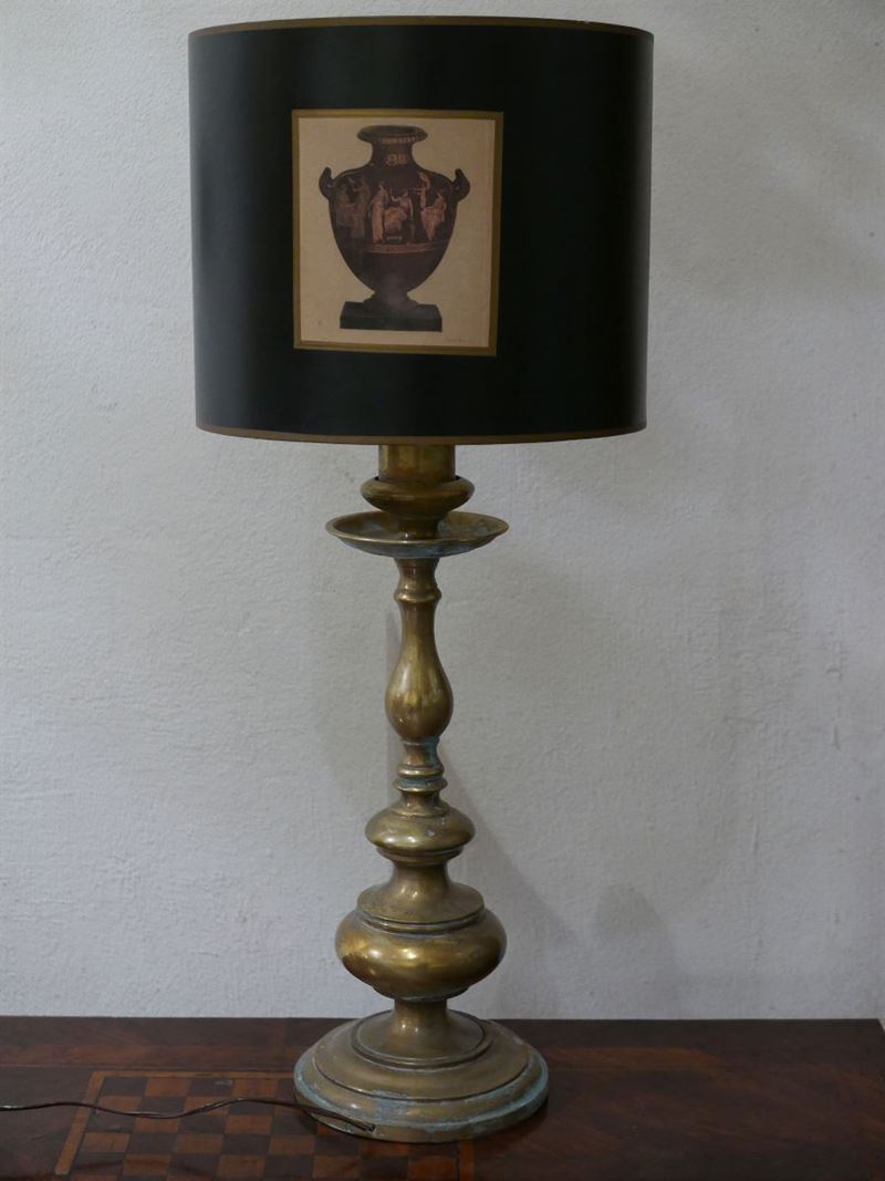 Candeliere tornito in bronzo dorato, XIX secolo  - Asta Ceramiche e Antichità - Cambi Casa d'Aste