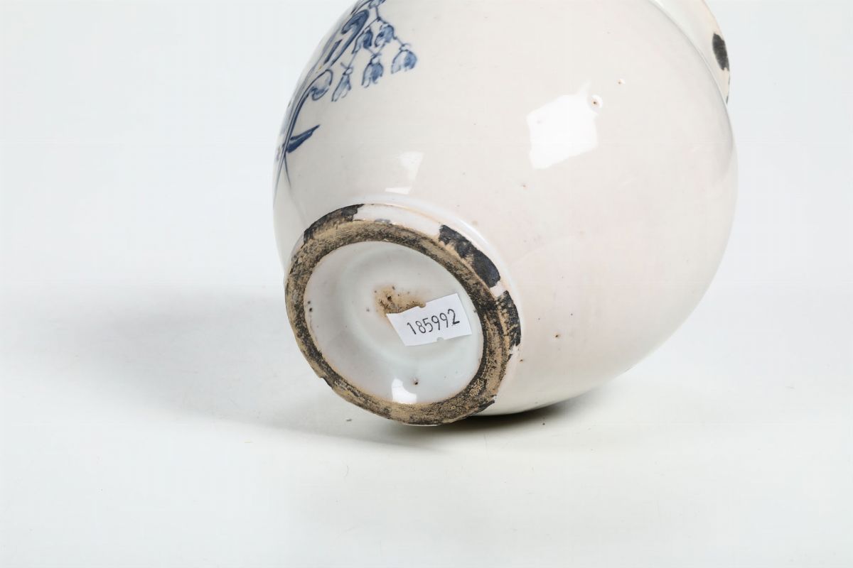 Vaso dalla Farmacia del Monastero di Escoraial Spagna, Talavera, Terzo Quarto del XVIII Secolo