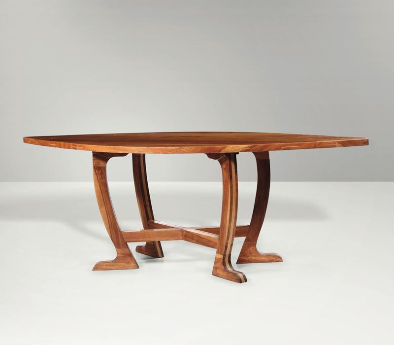 Tavolo con struttura in legno.  - Auction Design - Cambi Casa d'Aste