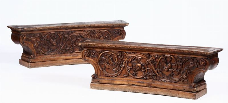 Coppia di cassapanche in legno scolpito, XIX-XX secolo  - Asta Dipinti e Arredi - Cambi Casa d'Aste