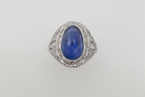 Sri Lankan sapphire and platinum ring