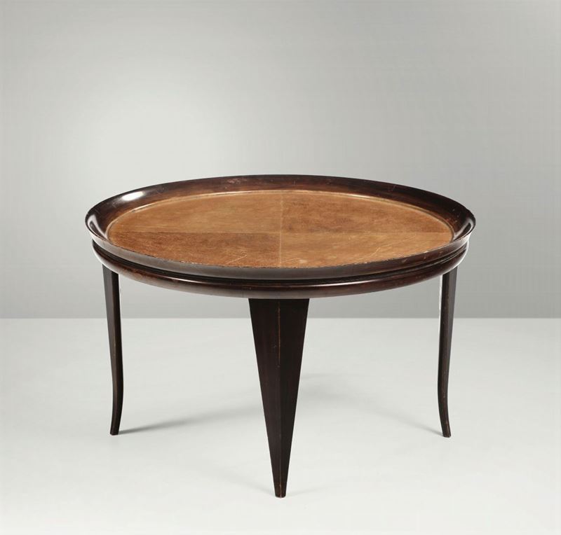 Tavolo basso con struttura in legno.  - Auction Design - Cambi Casa d'Aste