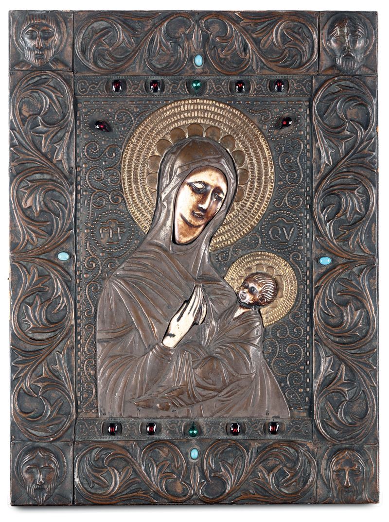 Icona raffigurante Madonna con Bambino, Russia, XIX secolo  - tempera su tavola con riza in rame sbalzato - Asta Dipinti Antichi - Cambi Casa d'Aste