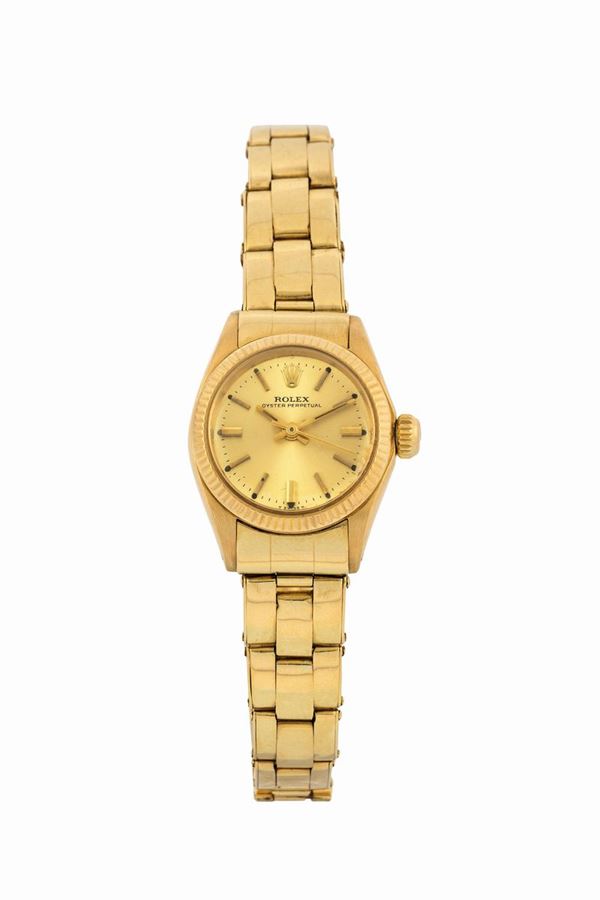 ROLEX, Oyster Perpetual. Orologio da polso, da donna, in oro giallo 18K con bracciale originale rivettato e chiusura deployante in oro.