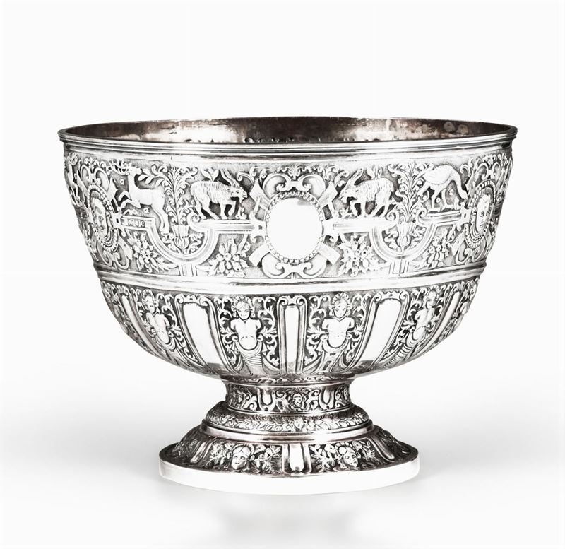 Coppa in argento fuso, sbalzato e cesellato. Londra 1898?  - Auction L'Art de la Table - Cambi Casa d'Aste