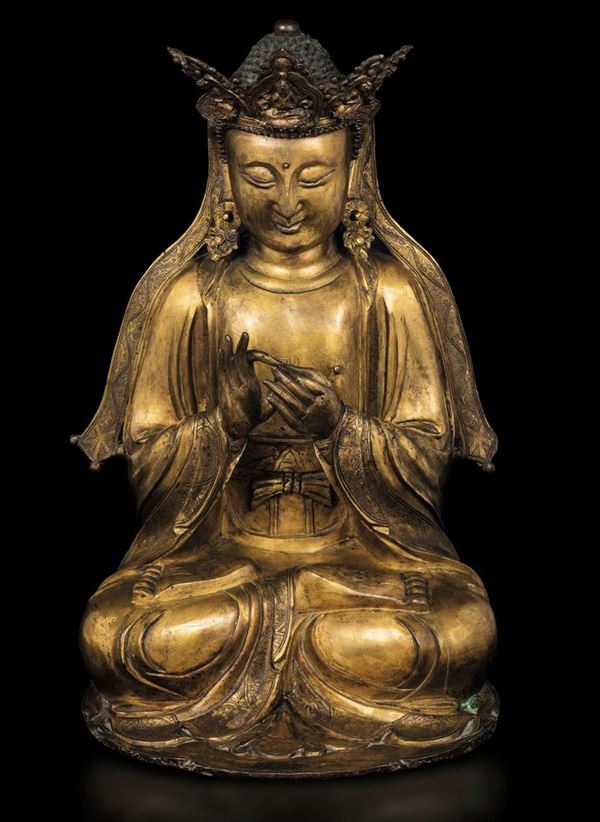 Grande e magnifica figura di Vairocana in bronzo dorato, Cina, Dinastia Ming, XVI secolo