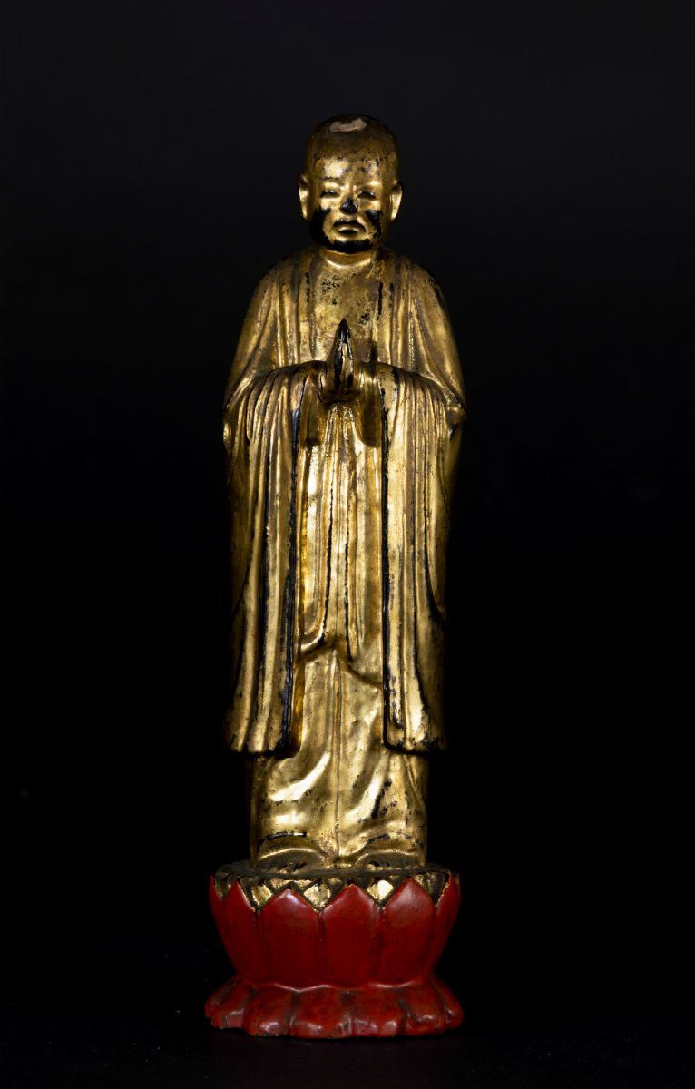 Figura di Loan eretto su doppio loto in legno dorato e laccato, Giappone, XIX secolo  - Asta Arte Orientale - Cambi Casa d'Aste