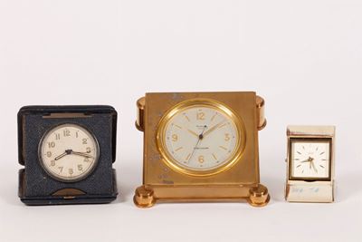 Set di 3 Pendolette da Scrivania Firmate Poncin Saunders e Anonima, in Ottone Dorato. Realizzate ...