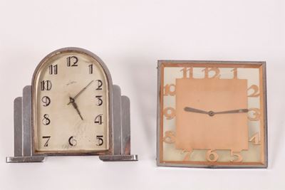 Set di 2 Pendolette da Scrivania in Metallo, Stile Art Decò. Realizzate nel 1930 Circa