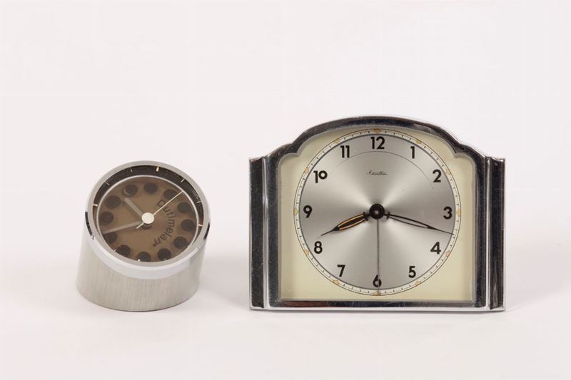  SET di 2 pendolette da scrivania in metallo. Realizzate nel 1960 circa  - Auction Watches and pocket watches - Cambi Casa d'Aste