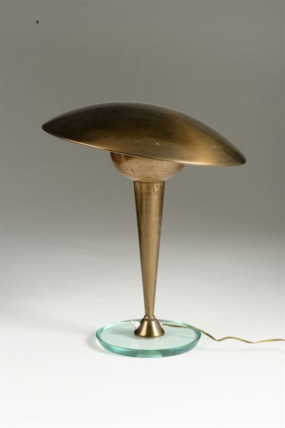 Lampada da Tavolo con Struttura in Ottone e Base in Vetro di Forte Spessore.