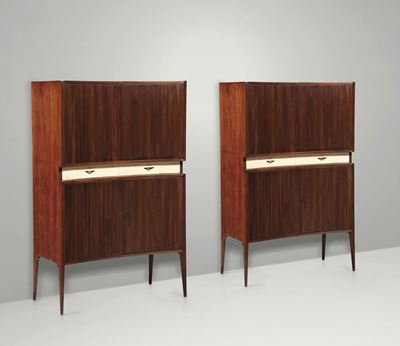 Coppia di Credenze con Struttura in Legno e Rivestimenti in Legno Grissinato. Dettagli in Ottone.