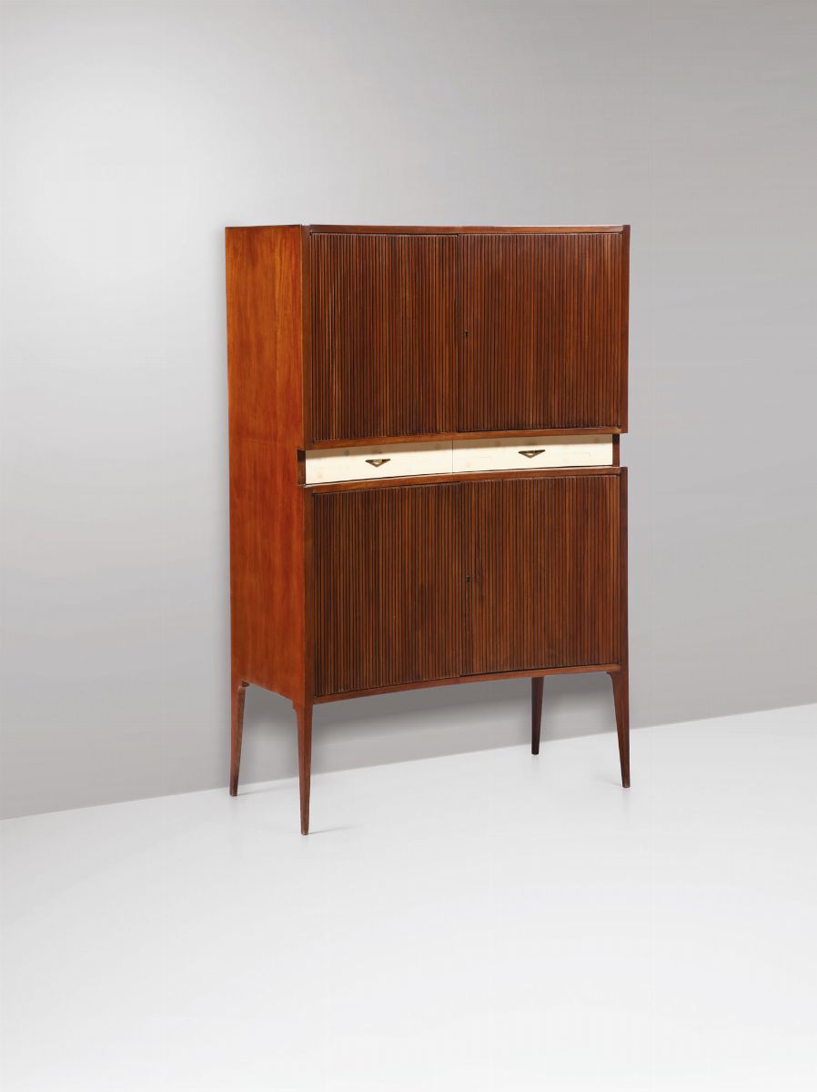 Coppia di Credenze con Struttura in Legno e Rivestimenti in Legno Grissinato. Dettagli in Ottone.
