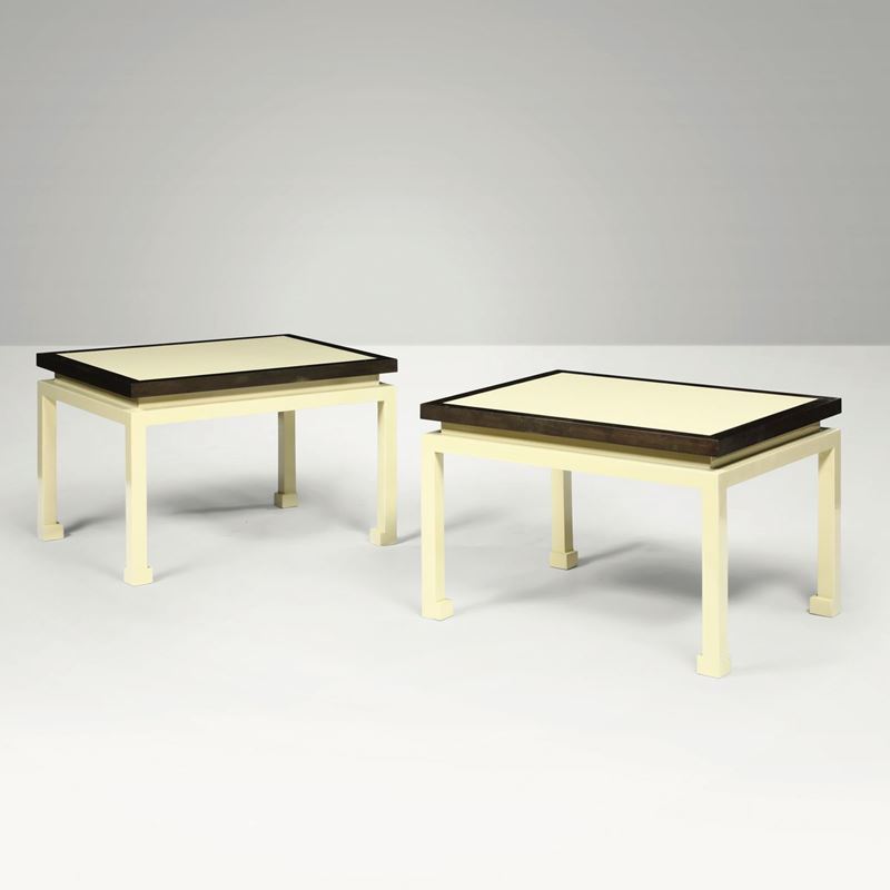 Coppia di tavoli bassi in legno laccato con profilo in ottone.  - Auction Design - Cambi Casa d'Aste