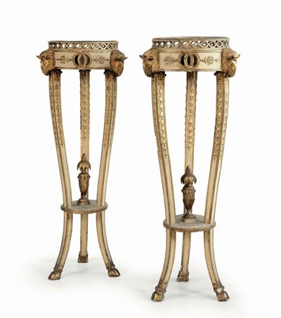 Coppia di Gueridon Neoclassici in Legno Intagliato, Laccato e Dorato, Francia XIX Secolo