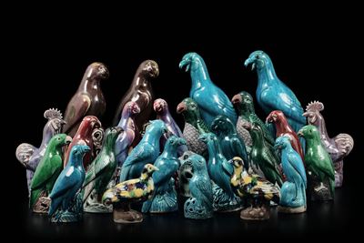 Lotto Composto da Venticinque Sculture Diverse Raffiguranti Volatili in Porcellana a Smalti Polic...