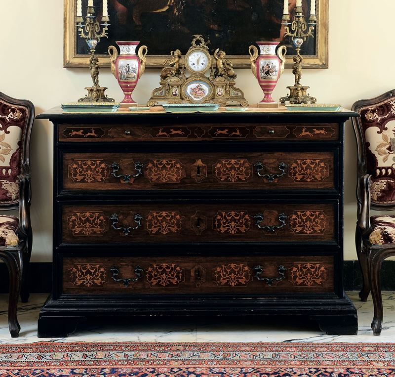 Coppia di cassettoni Luigi XIV in legno lastronato ed intarsiato, XVIII secolo  - Asta Fine Art - Cambi Casa d'Aste