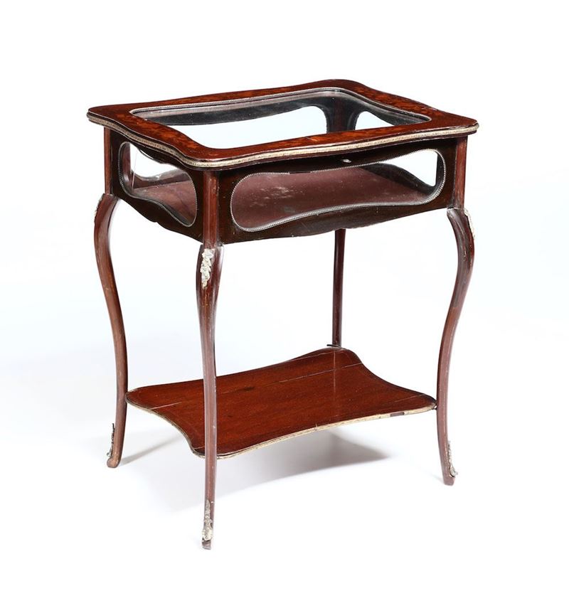 Tavolo vetrina in stile, XX secolo  - Auction Furniture - Cambi Casa d'Aste