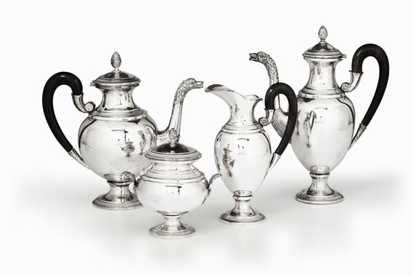 Servizio da tè e caffè in argento composto da teiera, caffettiera, zuccheriera e lattiera di gusto neoclassico, XX secolo, Italia (bolli sul manico)