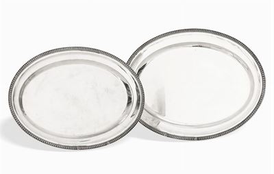Due Vassoi in Argento. Argenteria Italiana del XX Secolo. Argentiere Petruzzi & Branca, Brescia p...