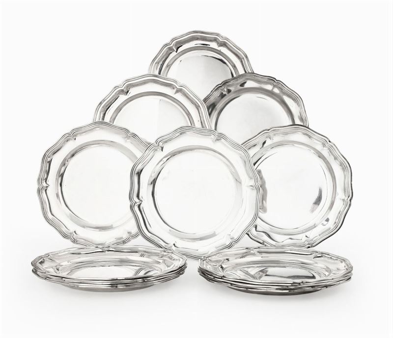 Sedici piatti in argento, manifattura Italiana del XX secolo  - Asta L'Art de la Table - Cambi Casa d'Aste