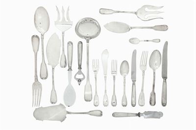 Grande Servizio di Posate in Argento con Decoro a Conchiglia, Manifattura Italiana del XX Secolo,...