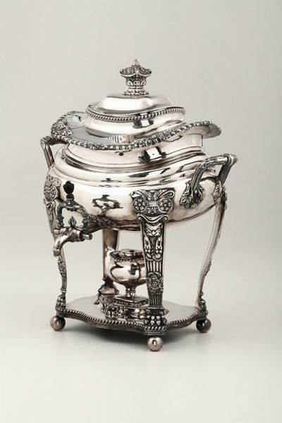 Samovar in Metallo Fuso, Sbalzato ed Argentato, XIX-XX Secolo